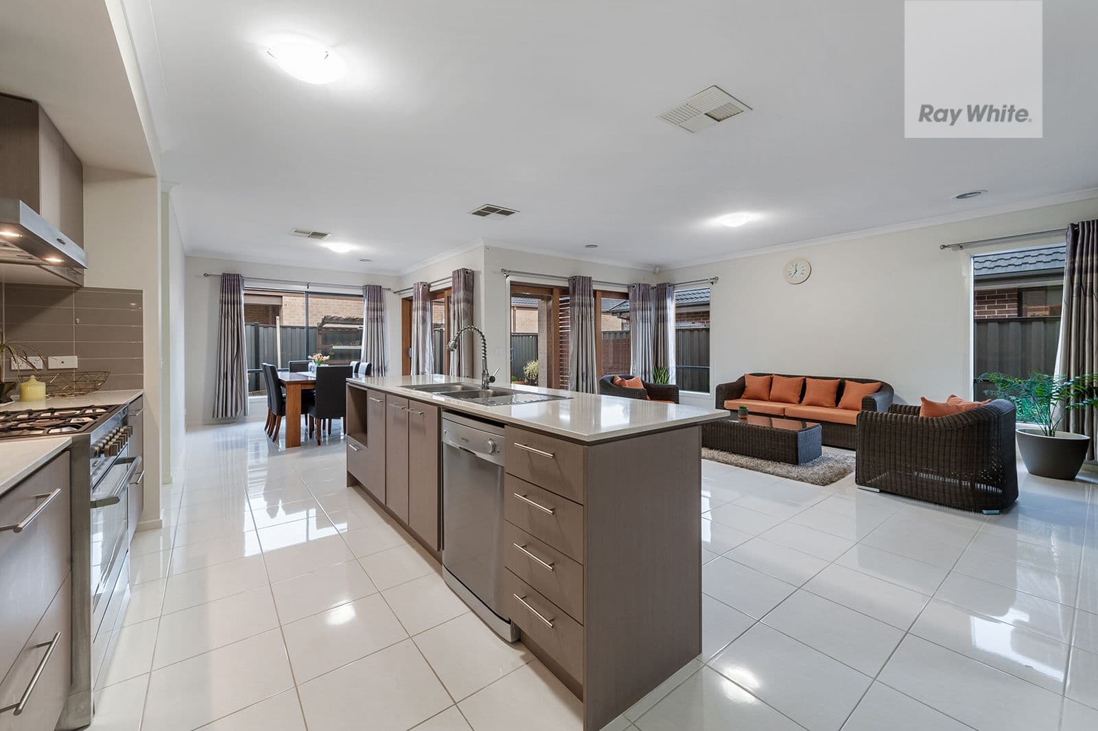 104 Huntington Drive, Craigieburn VIC 3064, Craigieburn - Thumbnail 3