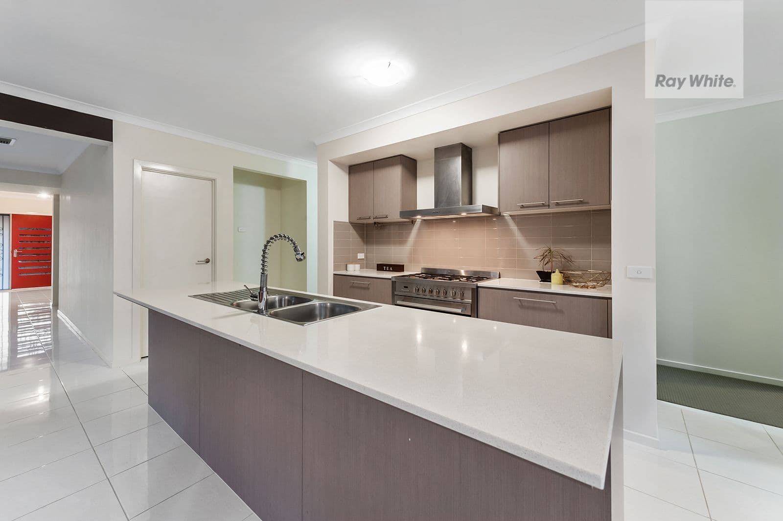 104 Huntington Drive, Craigieburn VIC 3064, Craigieburn - Thumbnail 4