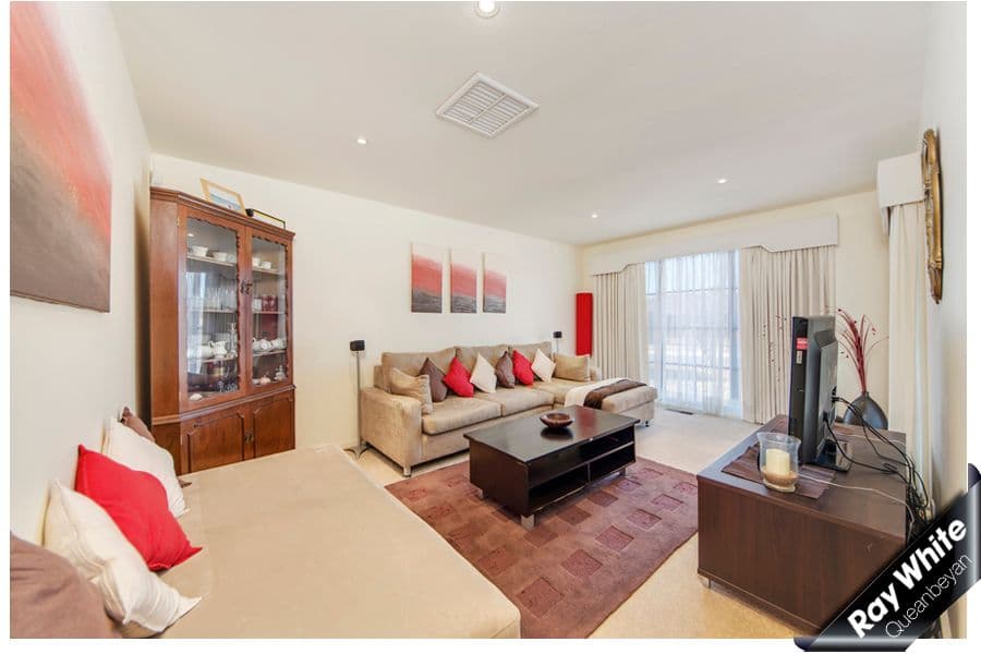 2 Hynes Place, CHISHOLM ACT 2905, Chisholm - Thumbnail 2