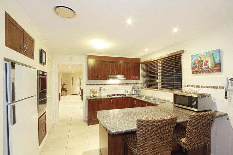 17 Hancock Drive, FERNTREE GULLY VIC 3156, Ferntree Gully - Thumbnail 3