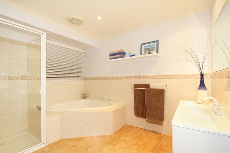 17 Hancock Drive, FERNTREE GULLY VIC 3156, Ferntree Gully - Thumbnail 8