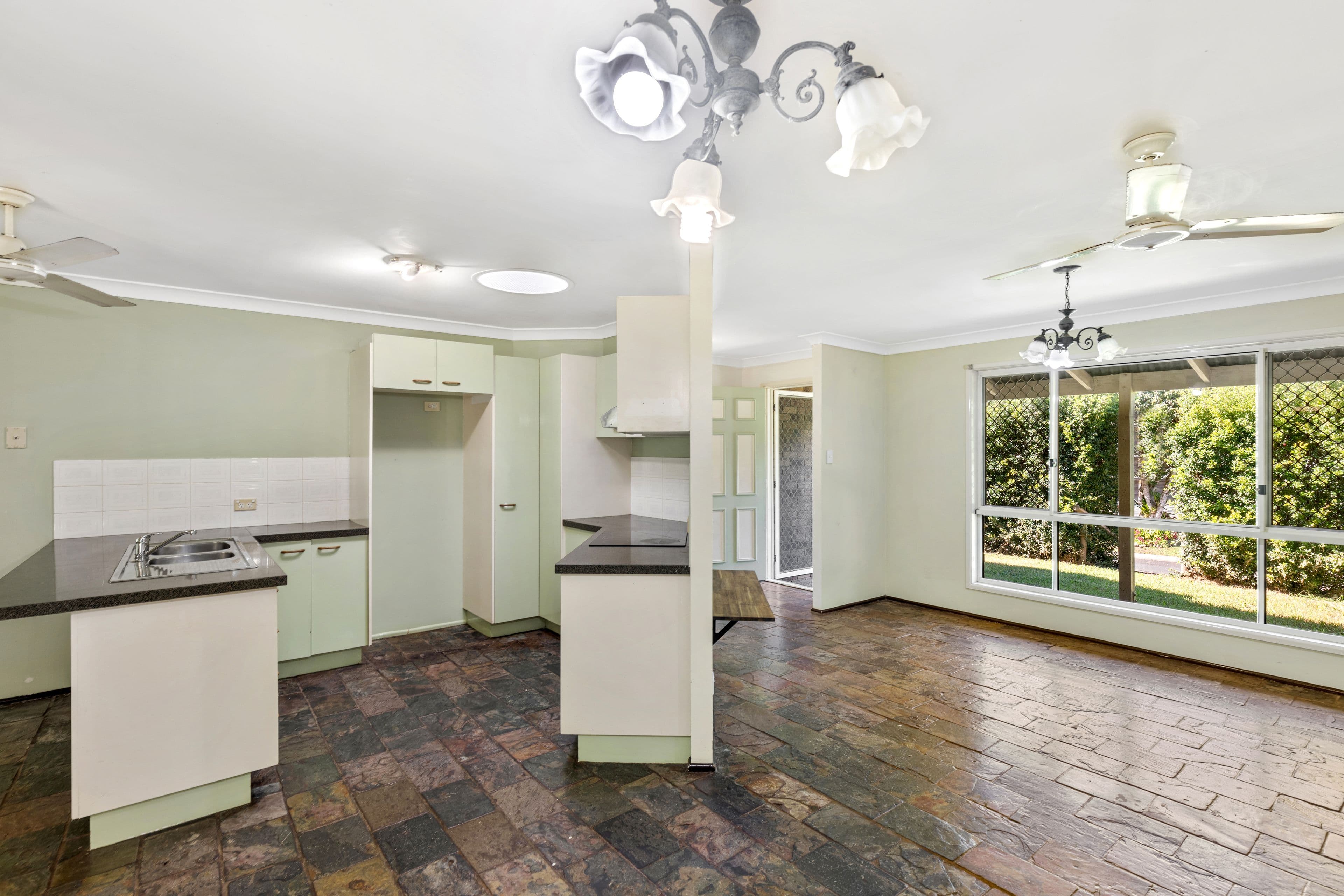 6 Dana Close, Glass House Mountains QLD 4518, Glass House Mountains - Thumbnail 3