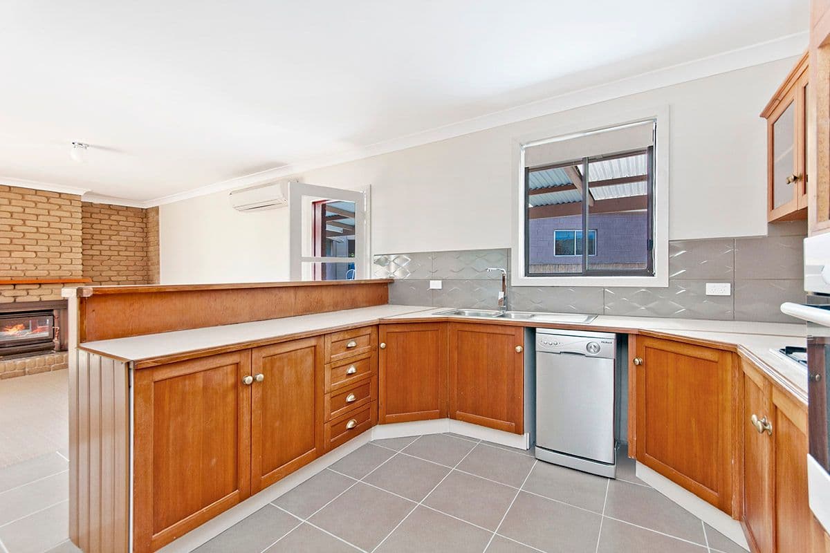 10 Fairfax Avenue, Warrnambool VIC 3280, Warrnambool - Thumbnail 3