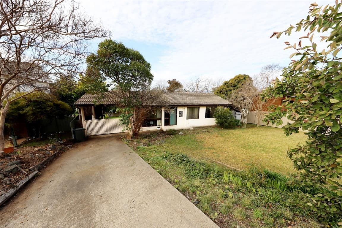 8 Snubba Crescent, Tumut - Image 1