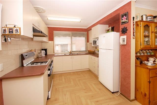 35 Messina Crescent, KEILOR LODGE, 3038, Keilor Lodge - Thumbnail 3