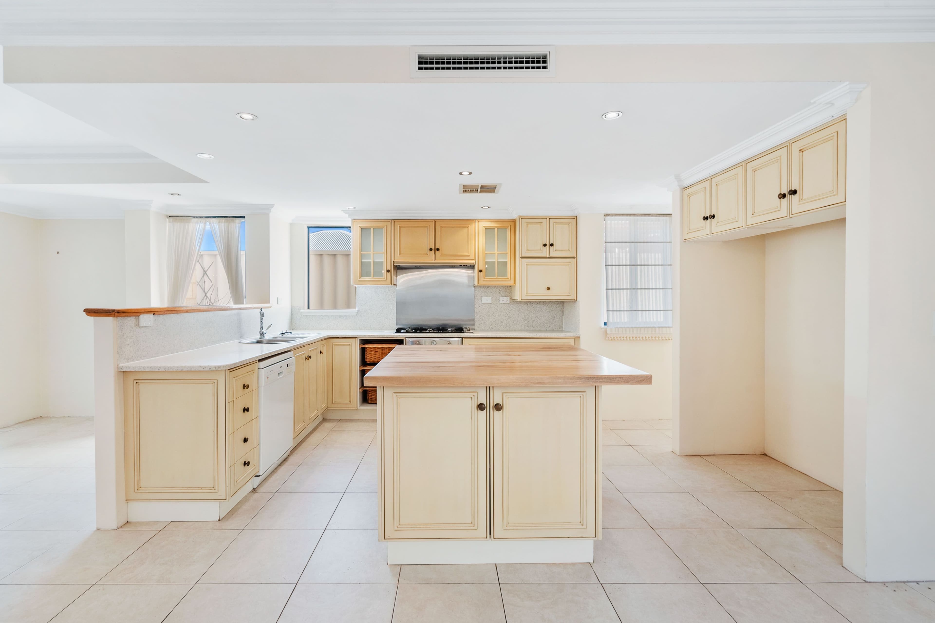 44A St Helier Drive, Sorrento WA 6020, Sorrento - Thumbnail 7