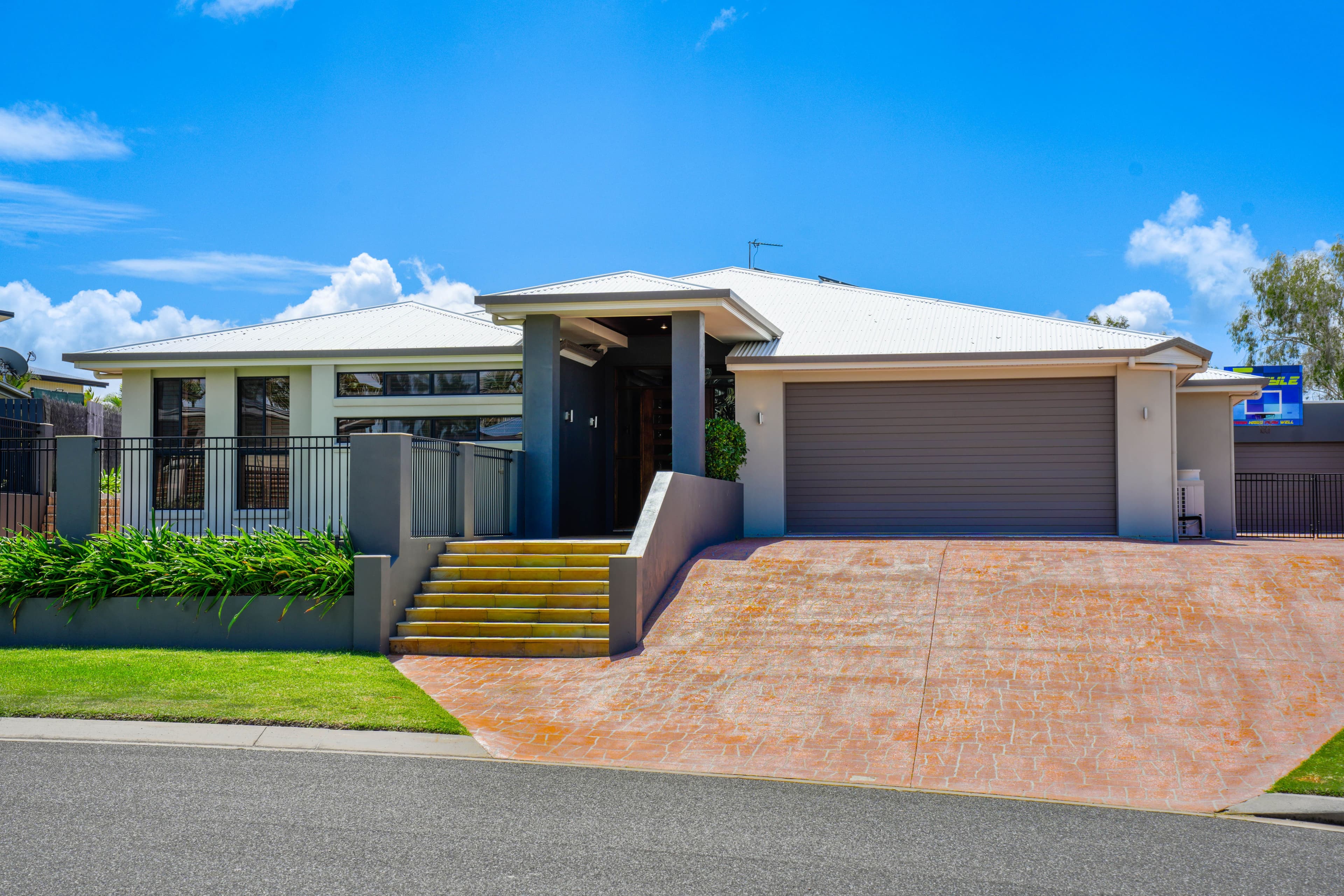 4 Charlotte Court, New Auckland QLD 4680, New Auckland - Image 1