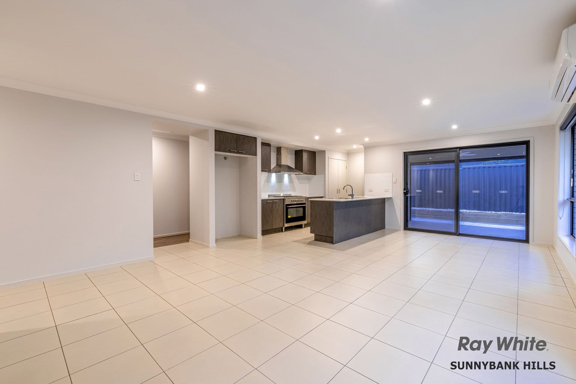 6 Koona Street, Hillcrest QLD 4118, Hillcrest - Thumbnail 2
