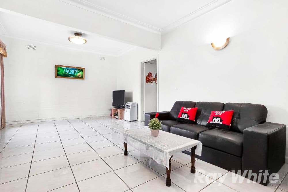22 Bennett Avenue, Mount Waverley VIC 3149, Mount Waverley - Thumbnail 4
