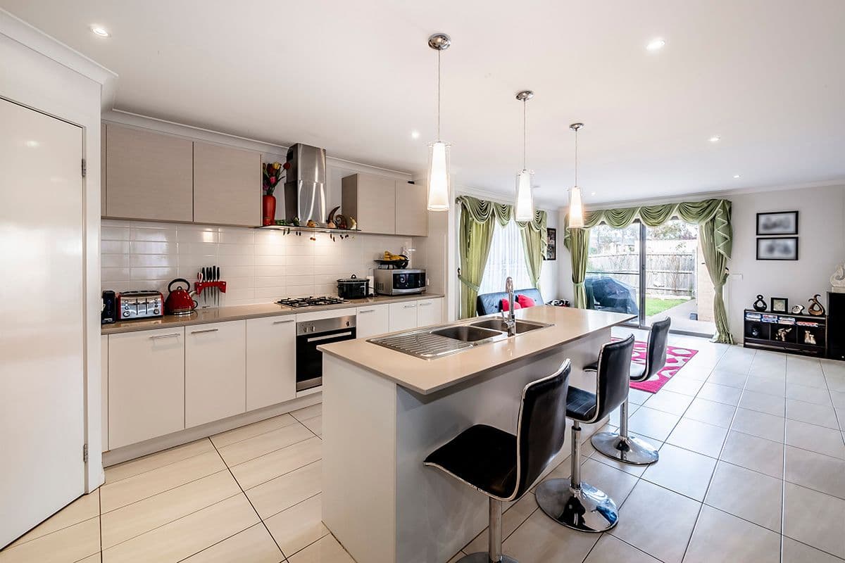 15 Brolin Terrace, Cranbourne North VIC 3977, Cranbourne North - Thumbnail 2