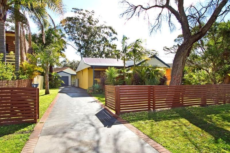 1 Erin Avenue, BERKELEY VALE NSW 2261, Berkeley Vale - Image 1