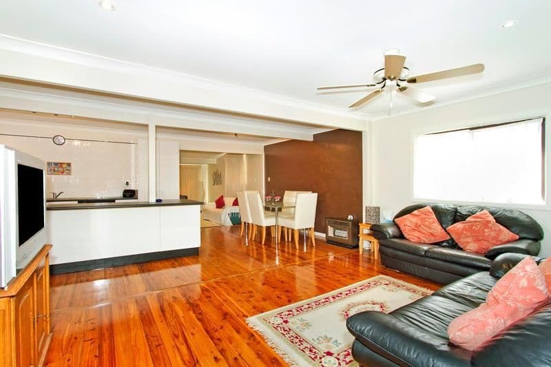 1 Erin Avenue, BERKELEY VALE NSW 2261, Berkeley Vale - Thumbnail 3