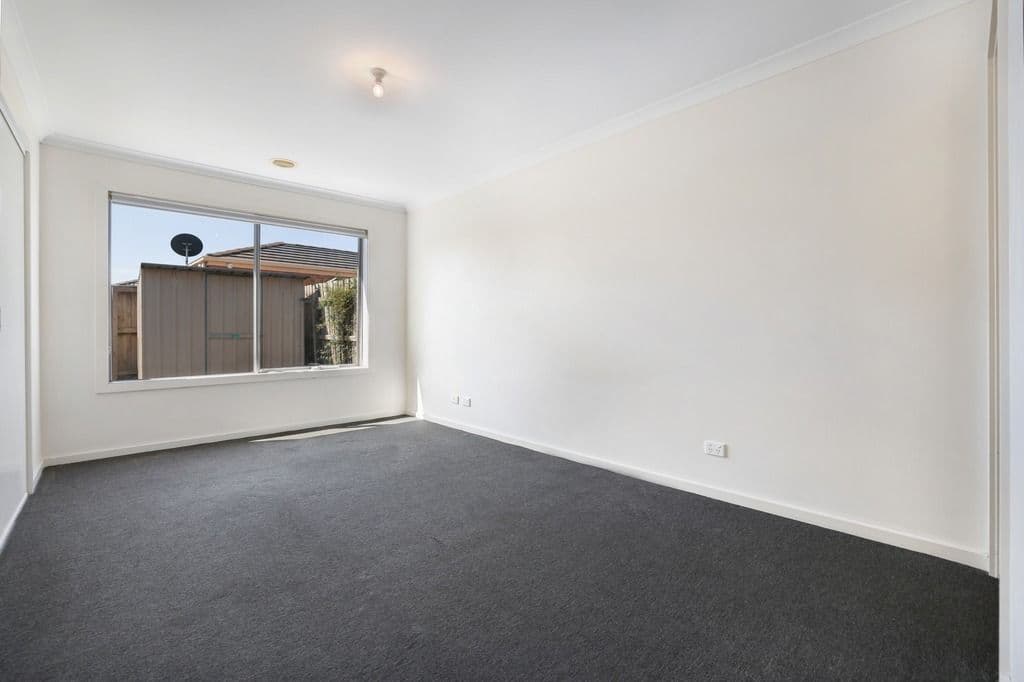 32 Parawong Parade, Wyndham Vale VIC 3024, Wyndham Vale - Thumbnail 2