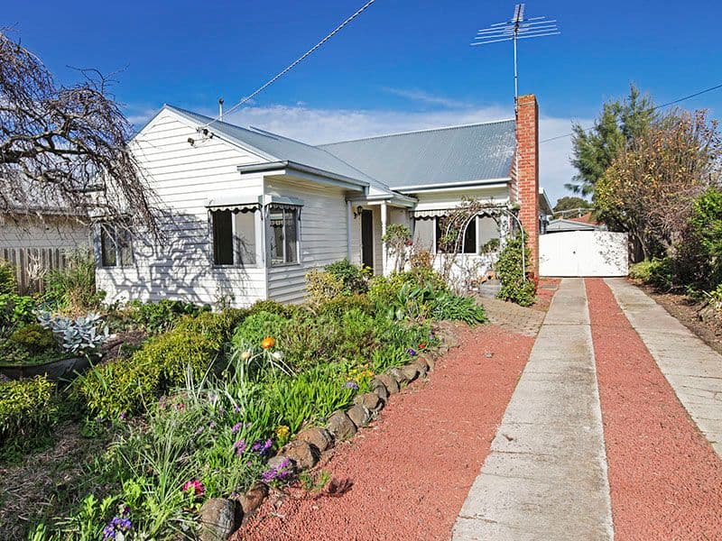 27 Laura Avenue, BELMONT VIC 3216, Belmont - Thumbnail 2