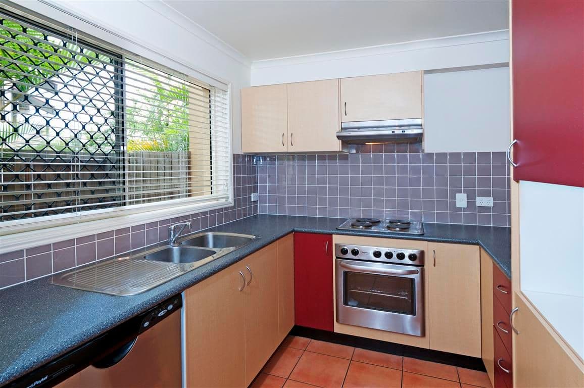 188 Broadwater Road, MANSFIELD QLD 4122, Mansfield - Thumbnail 2