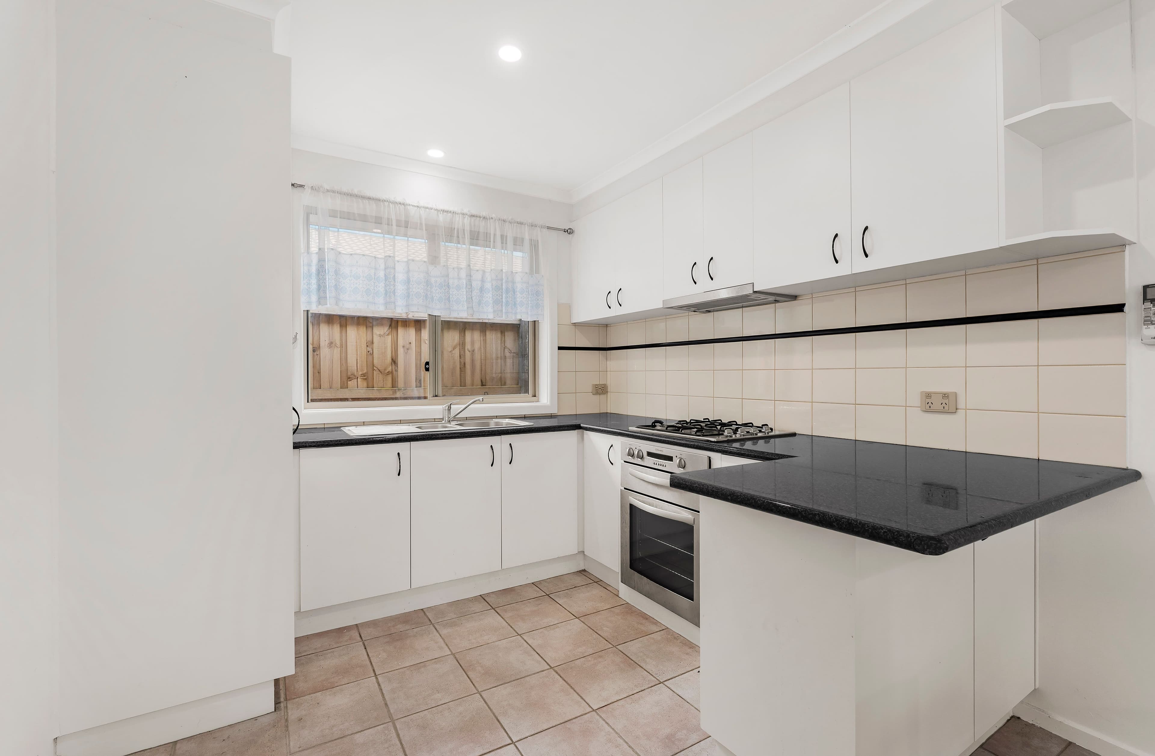 7 Clifford Close, Mill Park VIC 3082, Mill Park - Thumbnail 2