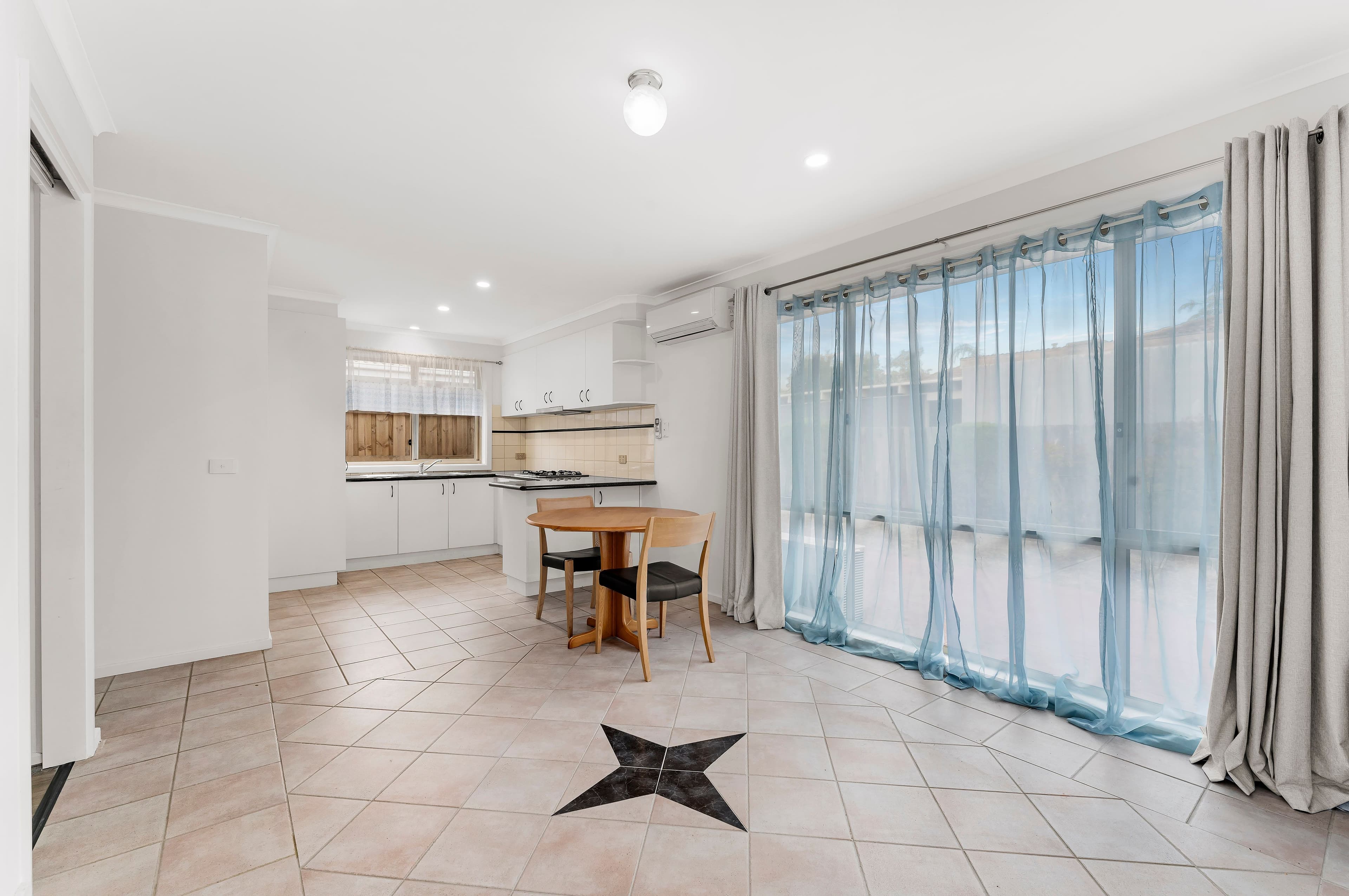 7 Clifford Close, Mill Park VIC 3082, Mill Park - Thumbnail 3