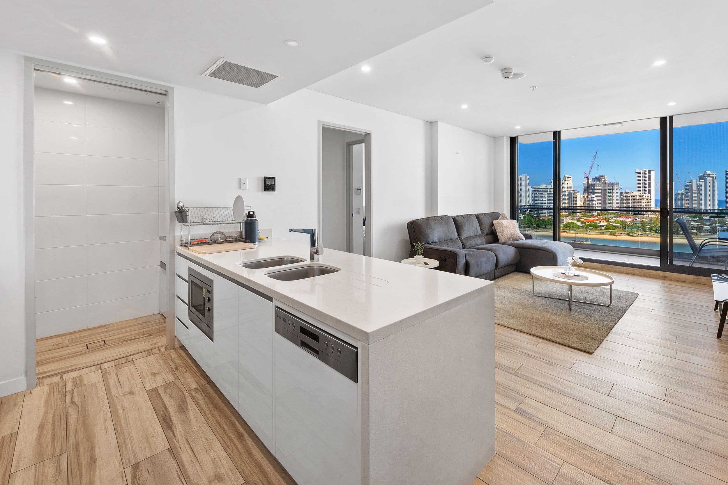 2 Como Crescent, Southport QLD 4215, Southport - Thumbnail 7