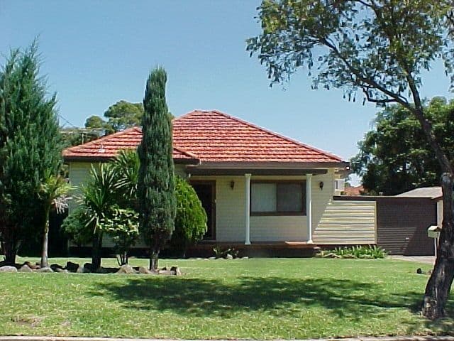 2 Hazelglen Avenue, PANANIA NSW 2213, Panania - Thumbnail 2