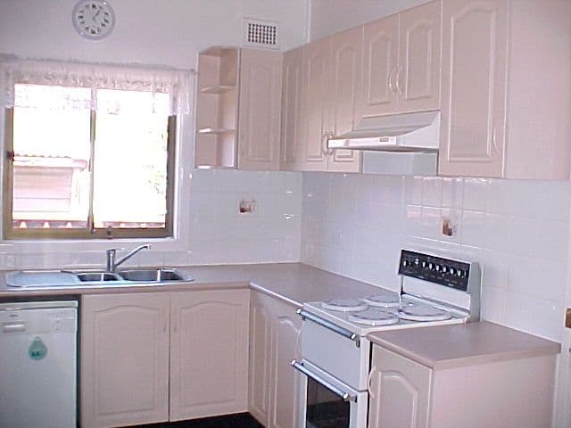 2 Hazelglen Avenue, PANANIA NSW 2213, Panania - Thumbnail 3