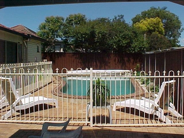 2 Hazelglen Avenue, PANANIA NSW 2213, Panania - Thumbnail 4
