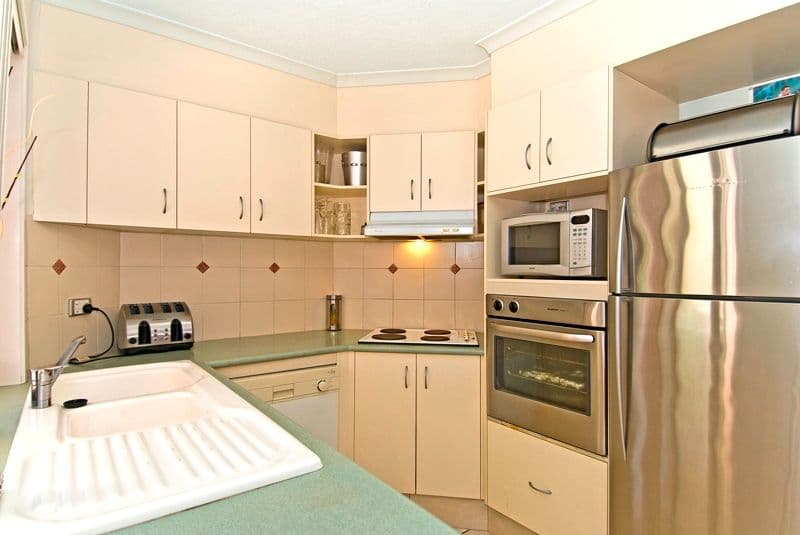 1 Burrabee Street, BURLEIGH HEADS QLD 4220, Burleigh Heads - Thumbnail 4