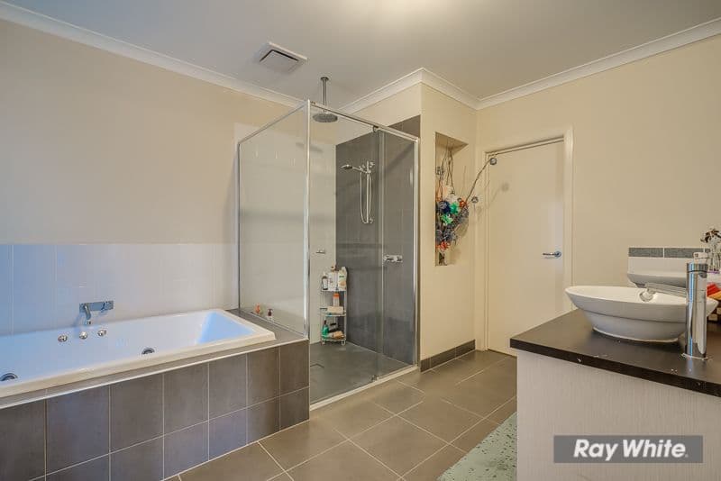 17 Amsterdam Avenue, Tarneit VIC 3029, Tarneit - Thumbnail 5