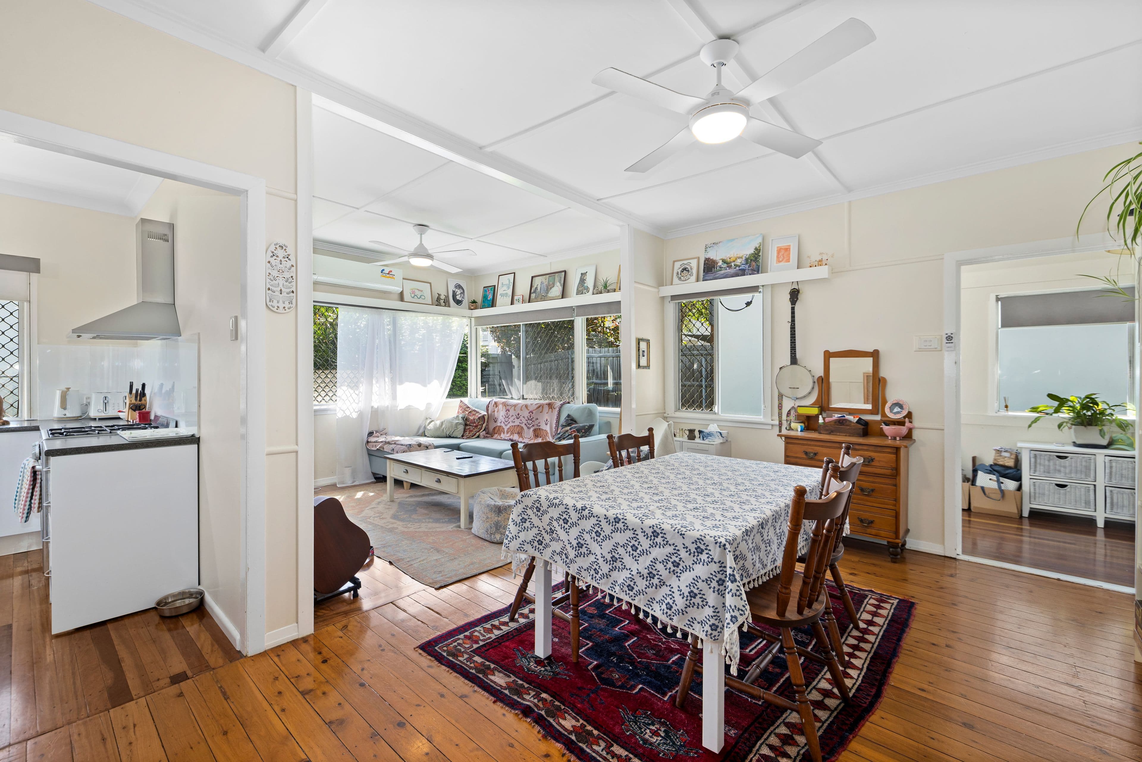 39 Simon Street, Yeronga QLD 4104, Yeronga - Thumbnail 2