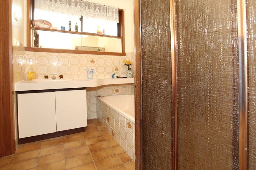 49 Hinkler Road, GLEN WAVERLEY VIC 3150, Glen Waverley - Thumbnail 5