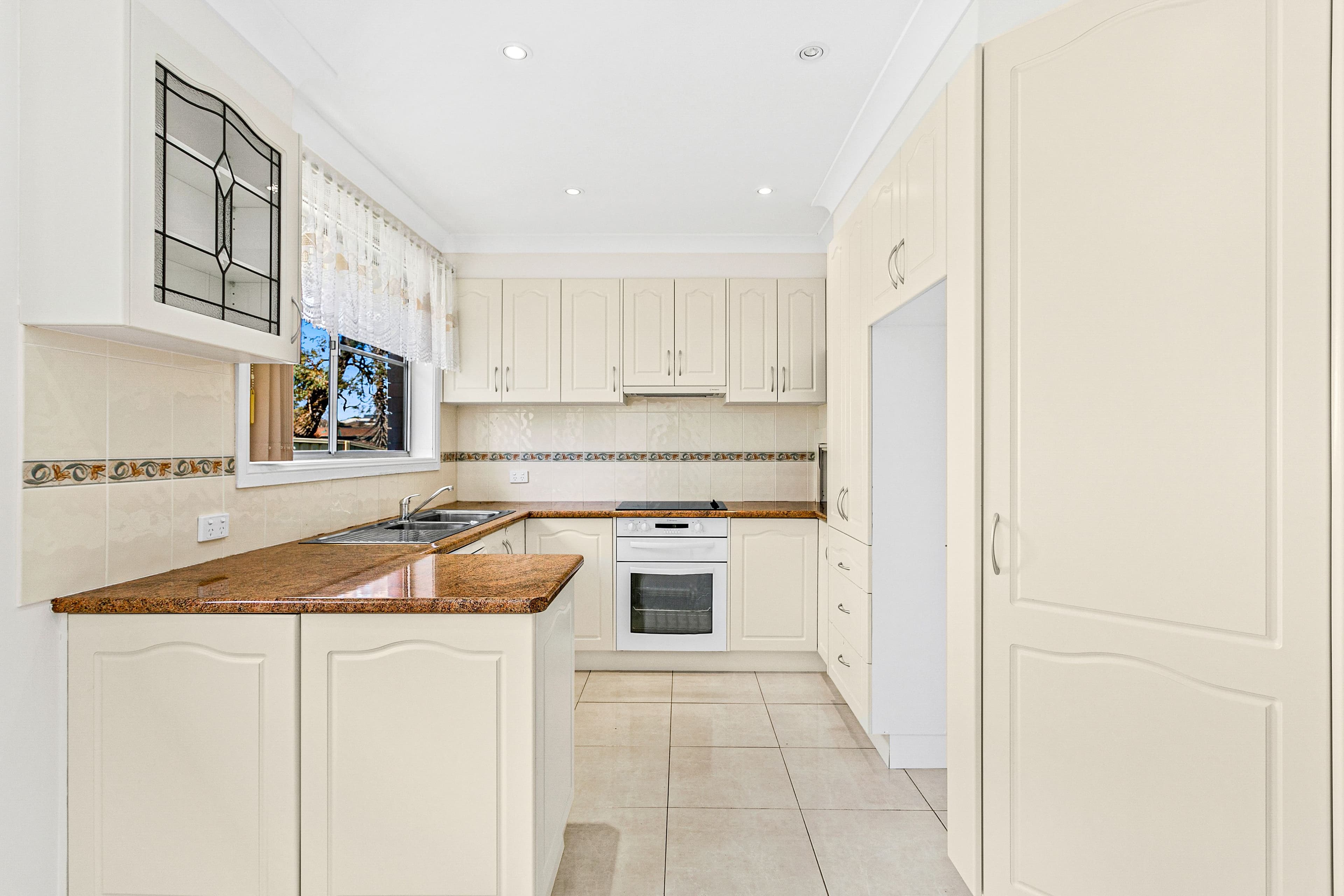 6 Gray Avenue, Mount Warrigal NSW 2528, Mount Warrigal - Thumbnail 2