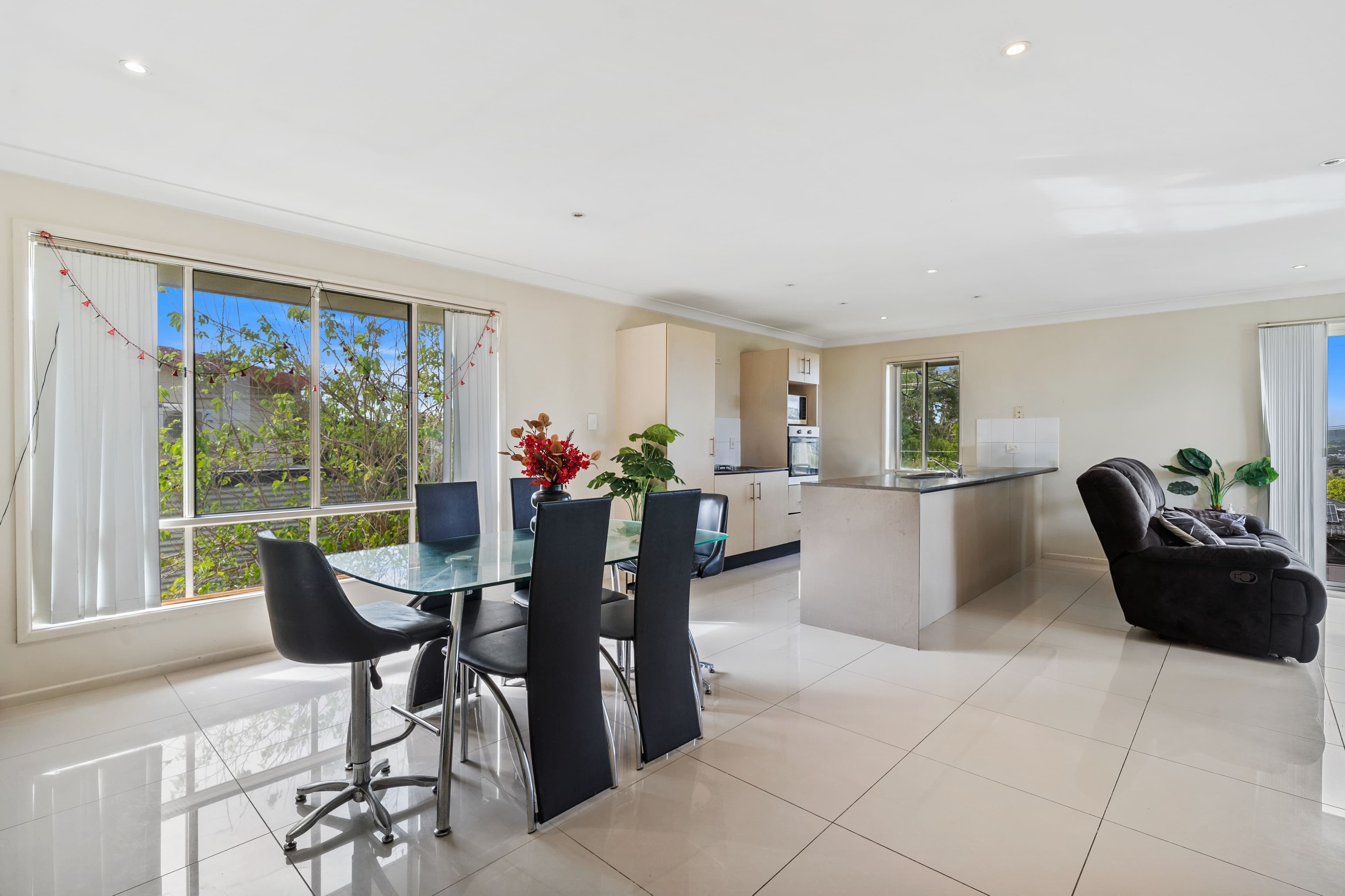 2 Eyre Street, Woodridge QLD 4114, Woodridge - Thumbnail 2