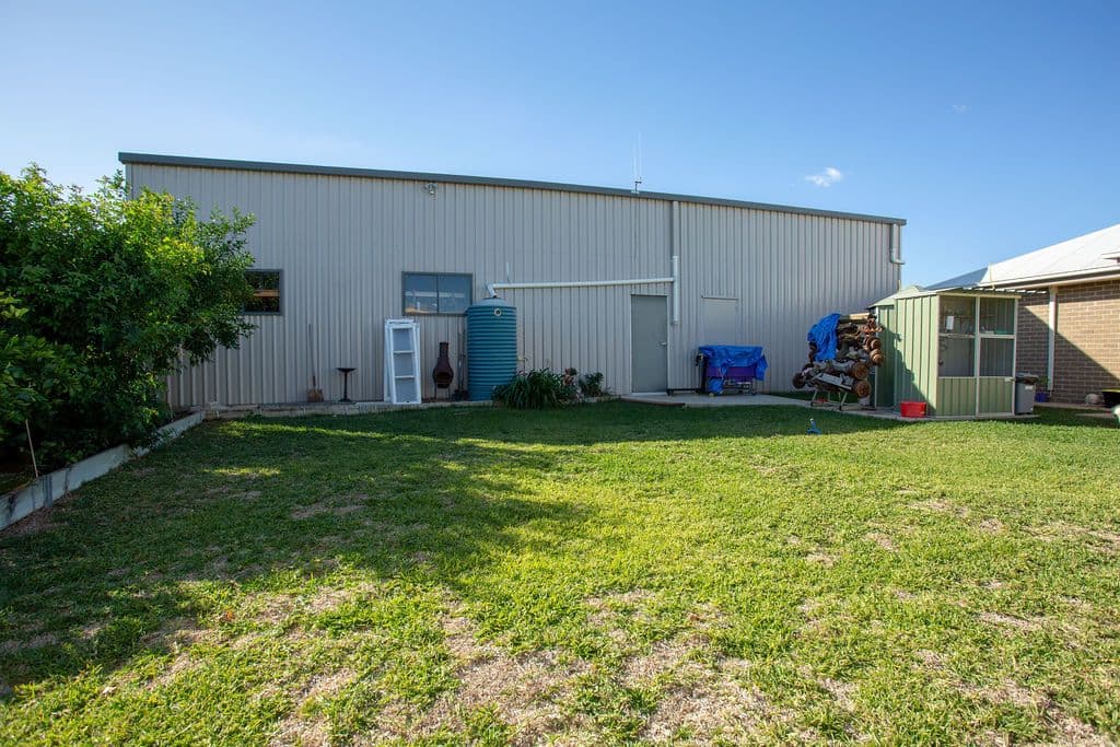 15 Glovar Street, Emerald QLD 4720, Emerald - Thumbnail 7