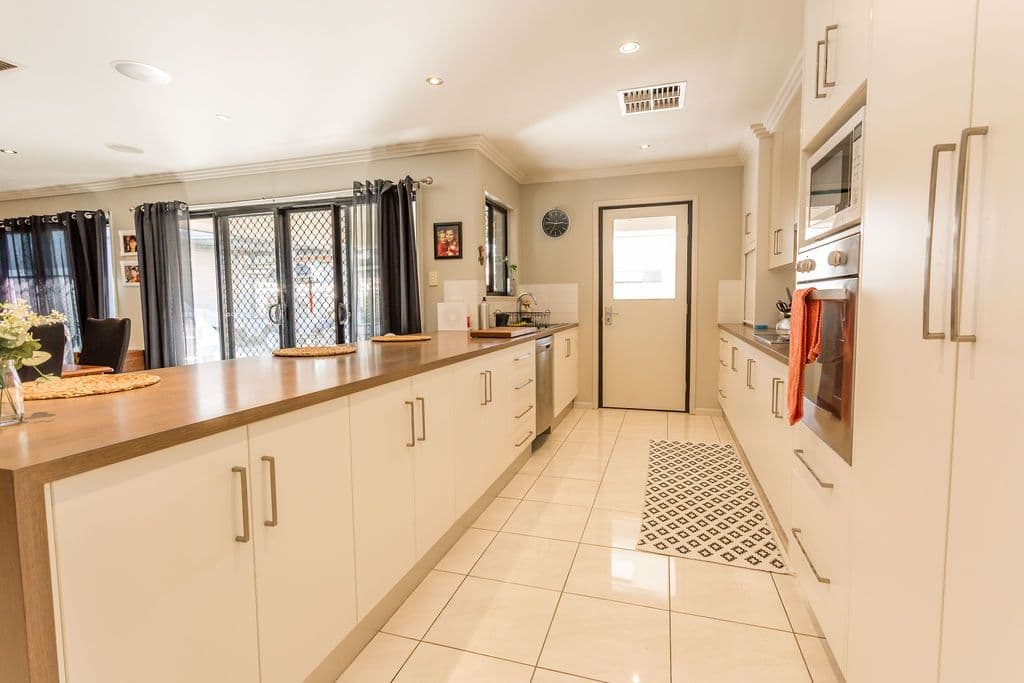 15 Glovar Street, Emerald QLD 4720, Emerald - Thumbnail 8