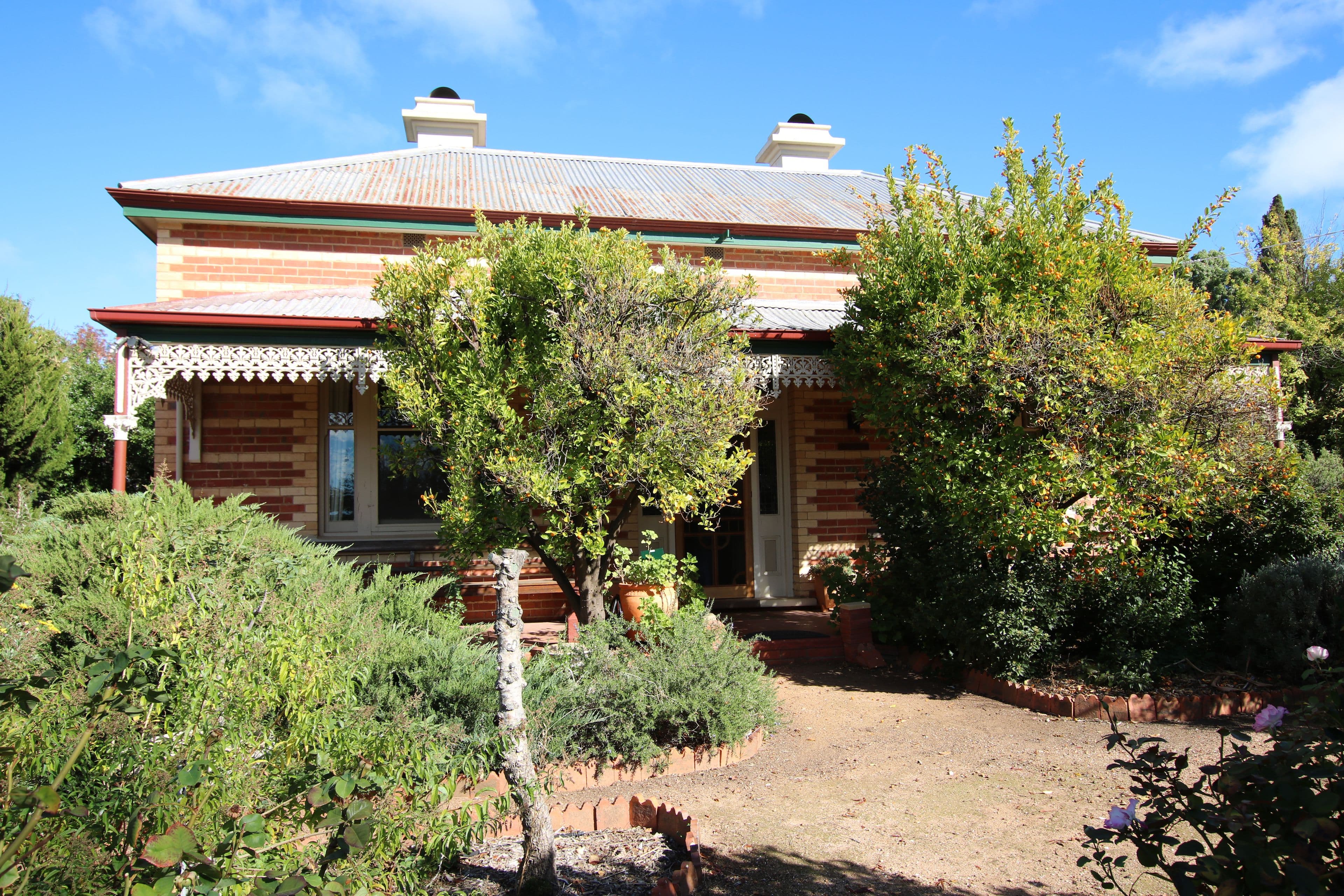 27 Queens Avenue, St Arnaud VIC 3478, St Arnaud - Image 1