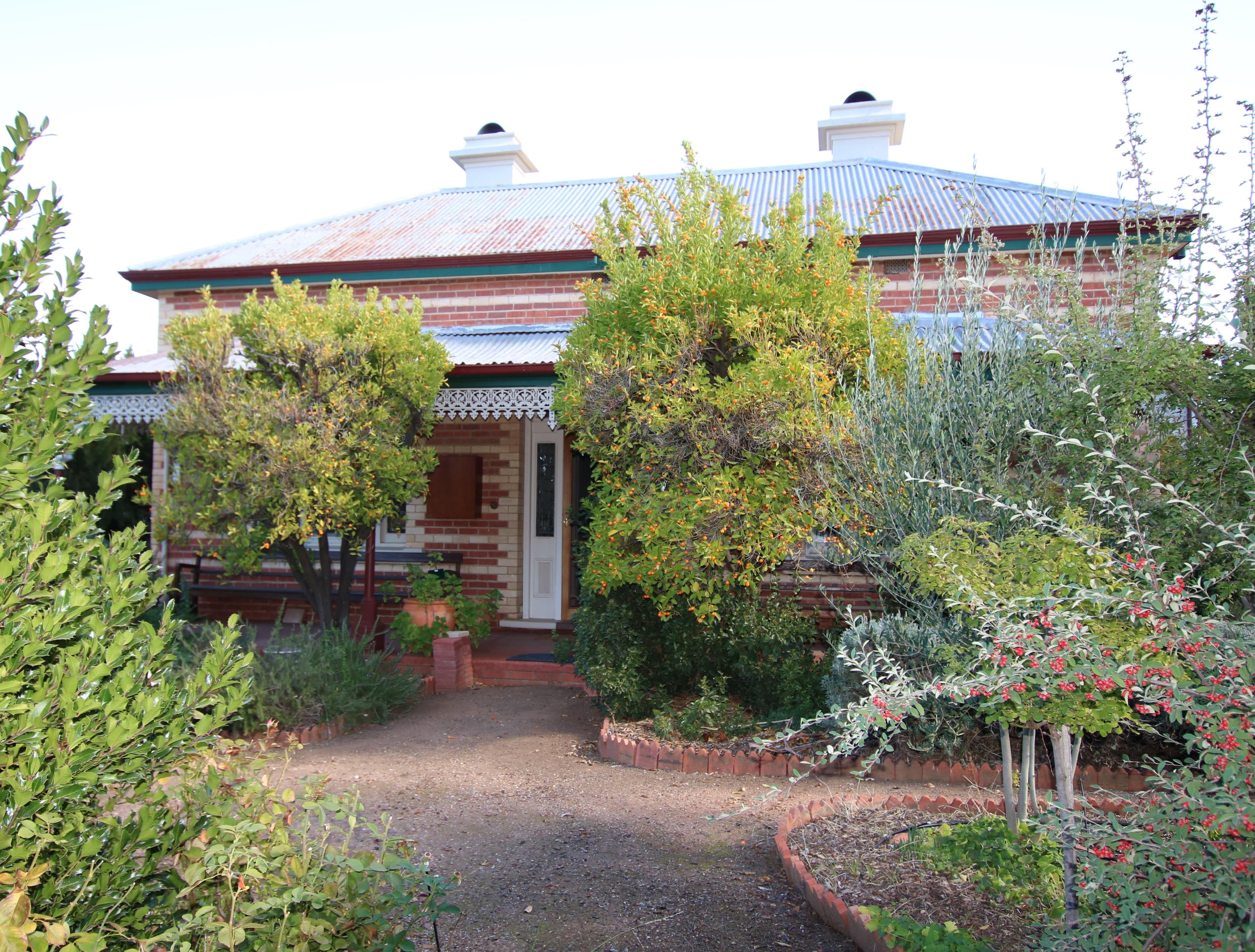 27 Queens Avenue, St Arnaud VIC 3478, St Arnaud - Thumbnail 2