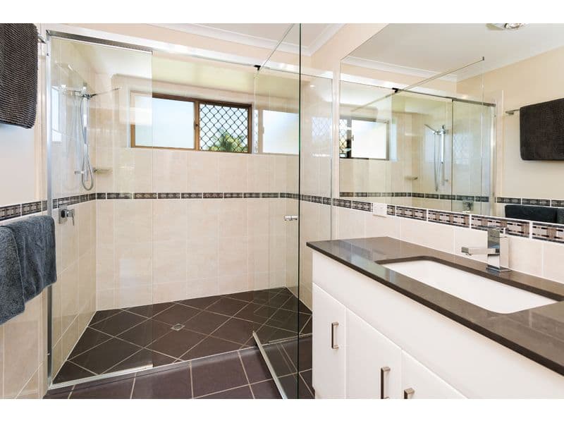4 Calanda Street, Wishart QLD 4122, Wishart - Thumbnail 4