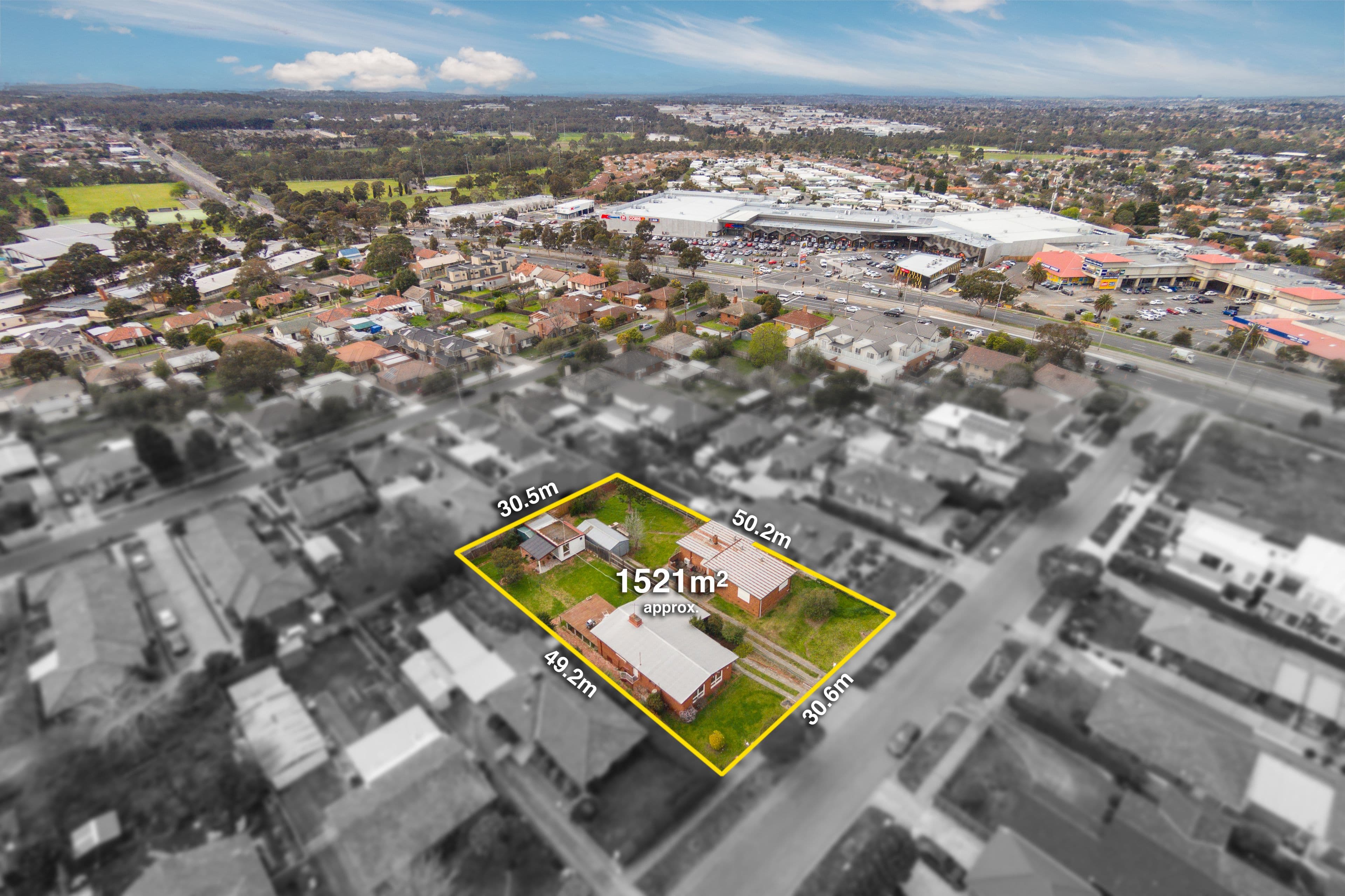 12 Erskine Avenue, Reservoir VIC 3073, Reservoir - Thumbnail 2