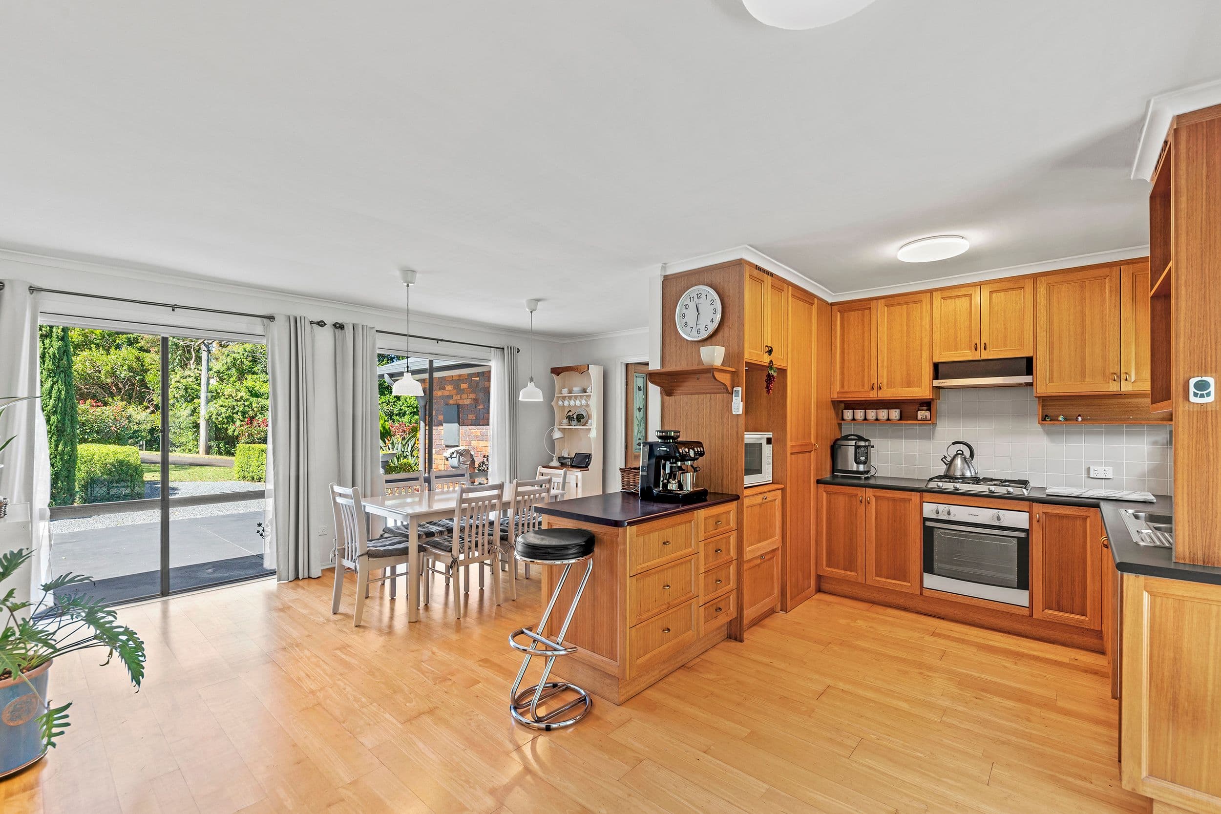 10 Winema Drive, Tamborine Mountain QLD 4272, Tamborine Mountain - Thumbnail 3