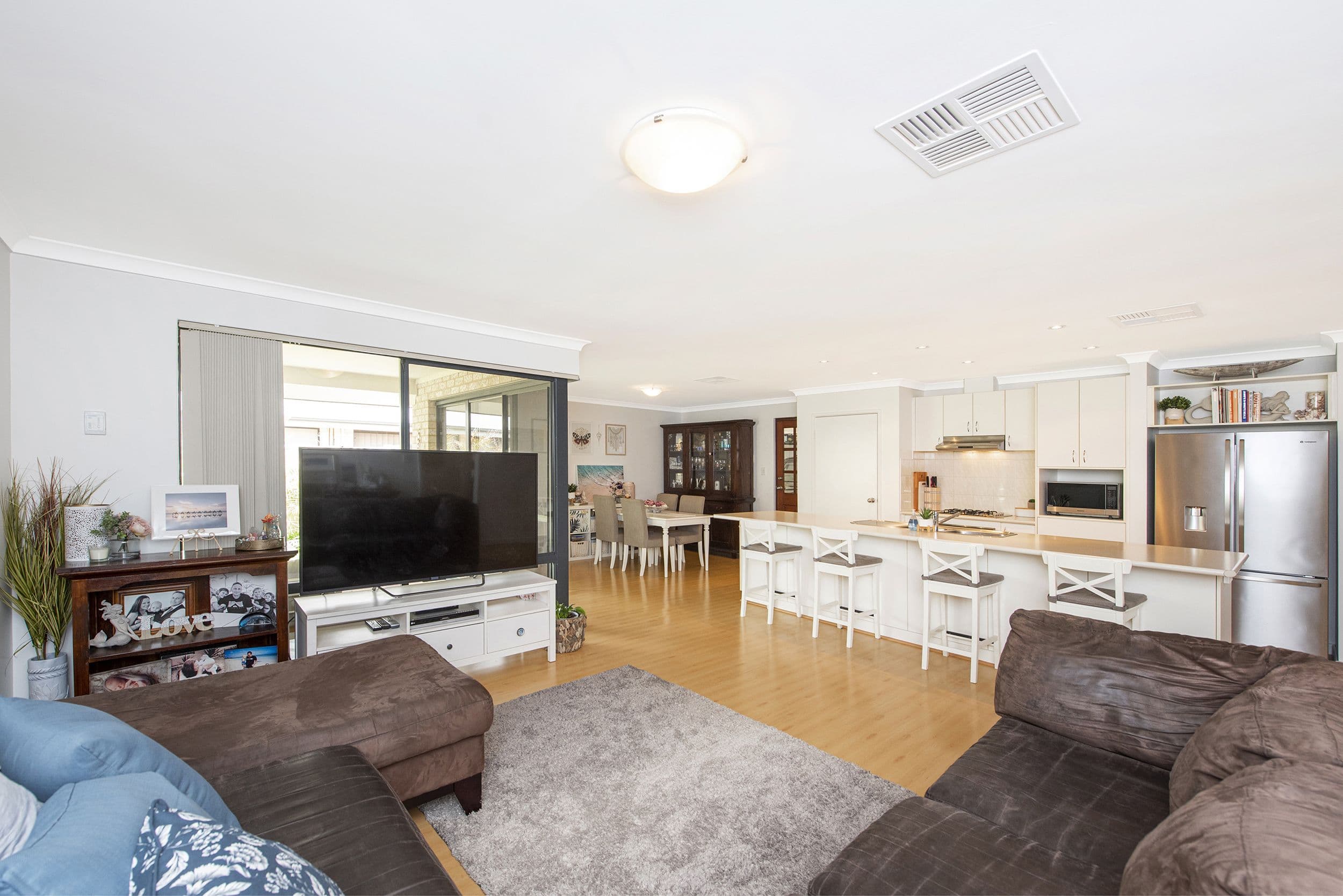 147 Arpenteur Drive, Baldivis WA 6171, Baldivis - Thumbnail 2