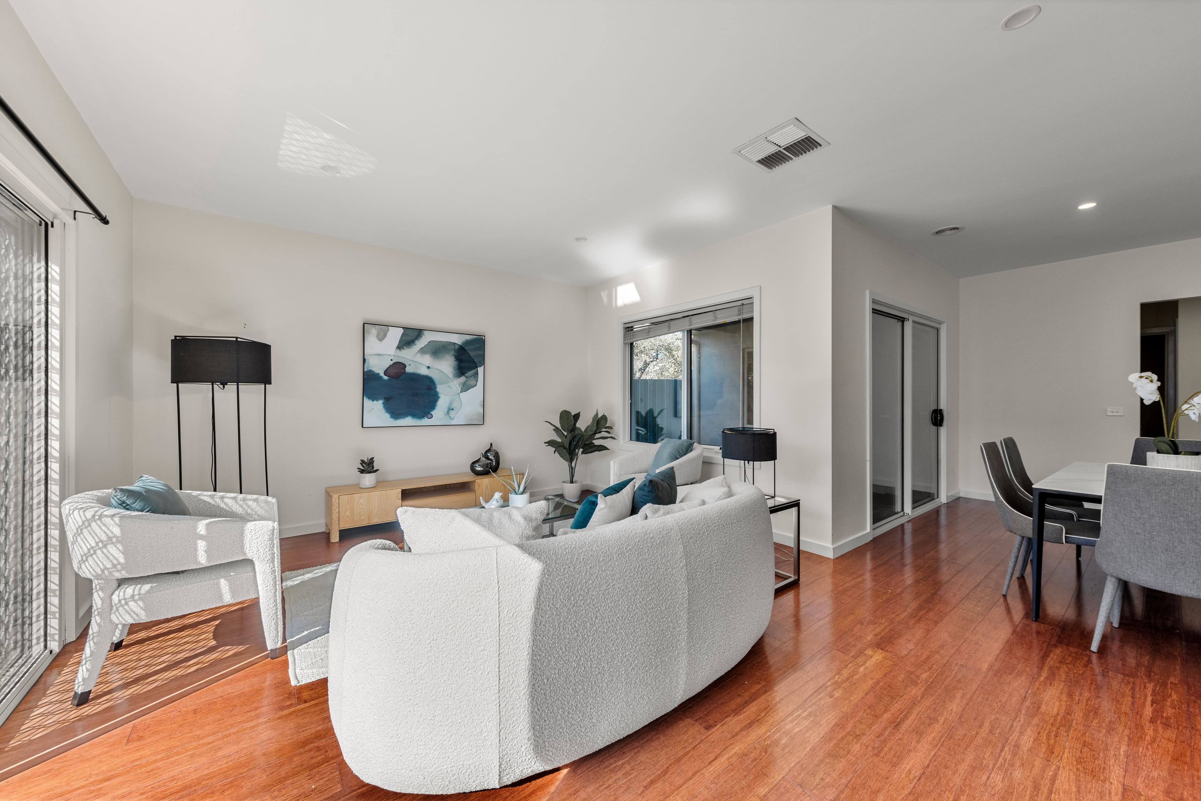 14 Cricklewood Avenue, Frankston VIC 3199, Frankston - Thumbnail 2