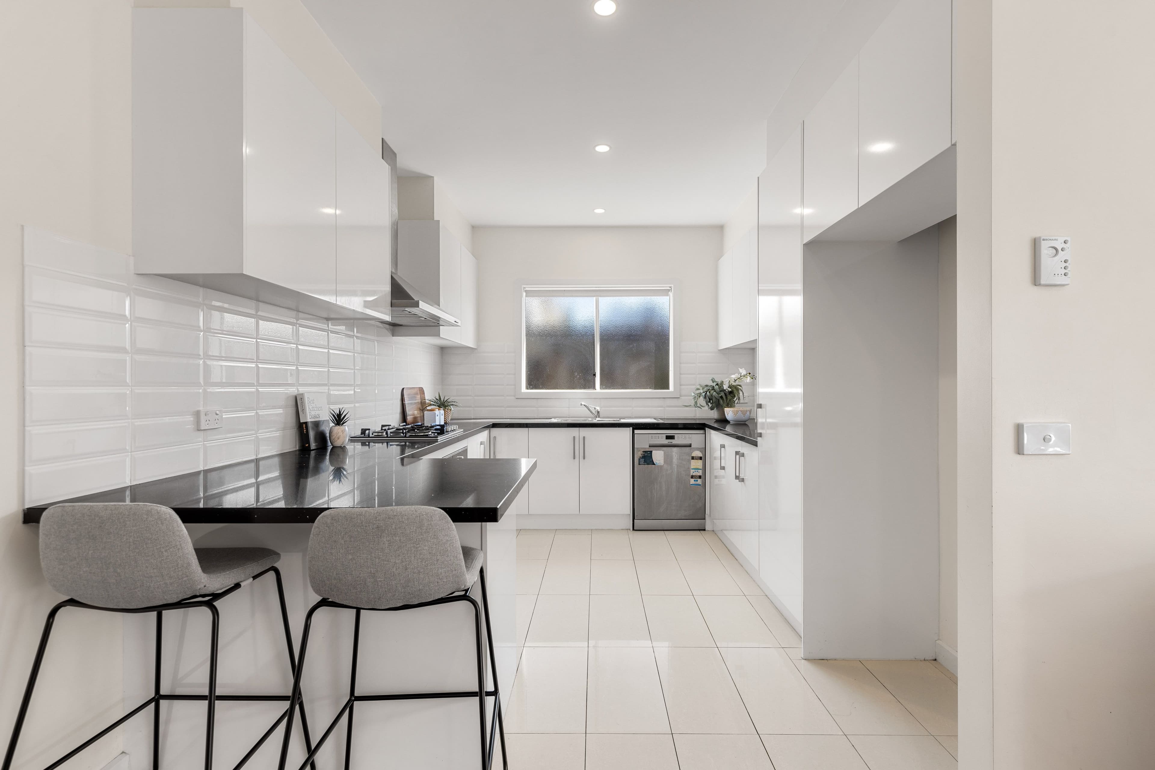 14 Cricklewood Avenue, Frankston VIC 3199, Frankston - Thumbnail 5