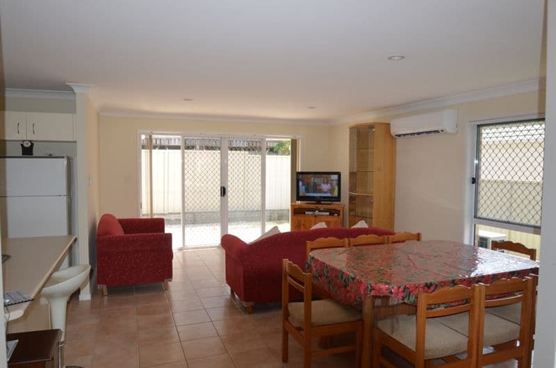 12 Leighanne Crescent, ARUNDEL QLD 4214, Arundel - Thumbnail 5