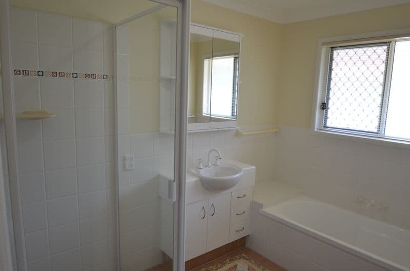 12 Leighanne Crescent, ARUNDEL QLD 4214, Arundel - Thumbnail 7