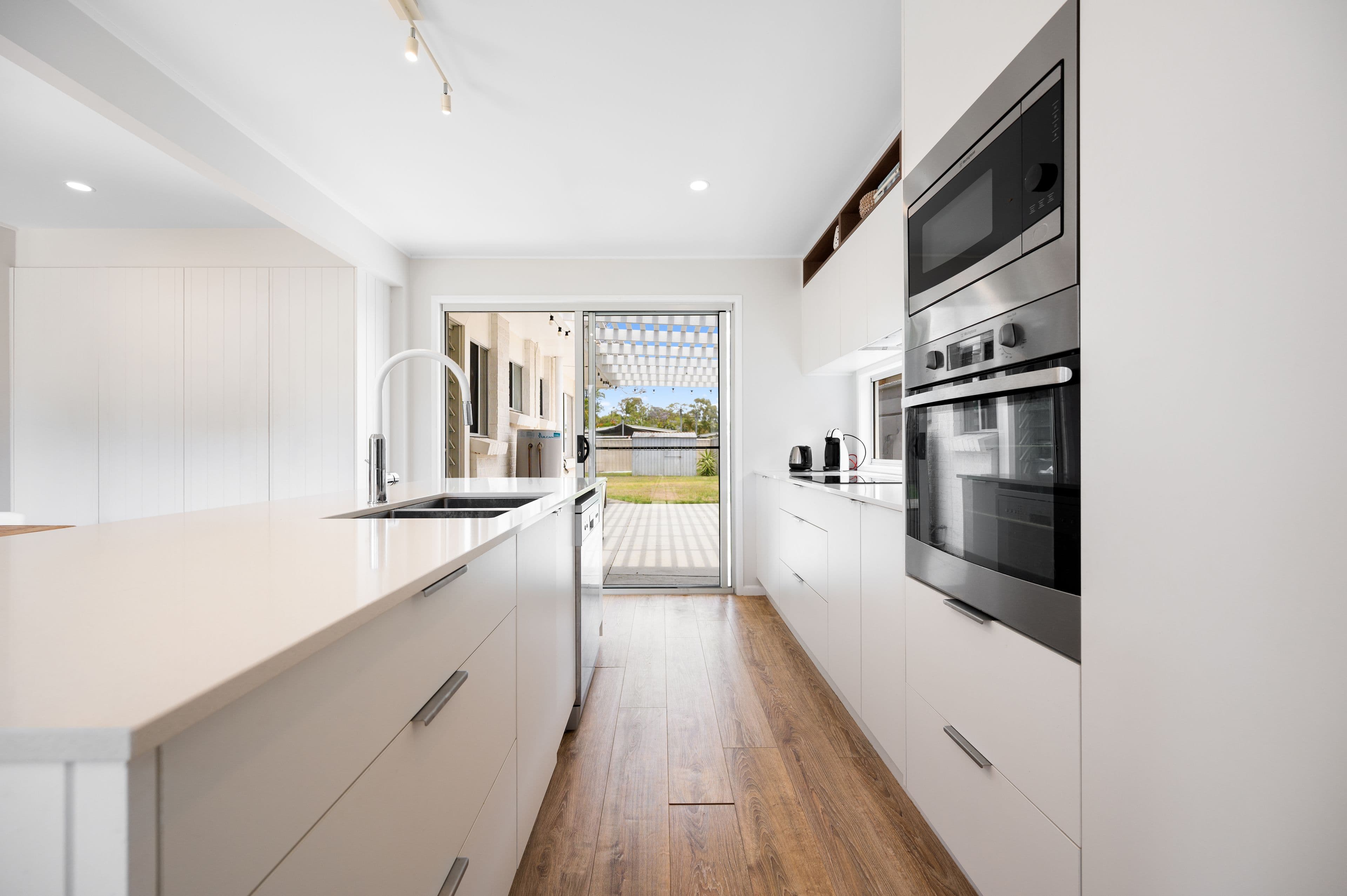 14 Goorawin Street, Runaway Bay QLD 4216, Runaway Bay - Thumbnail 4