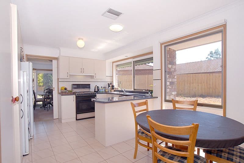 144 Kennington Park Drive, ENDEAVOUR HILLS VIC 3802, Endeavour Hills - Thumbnail 6