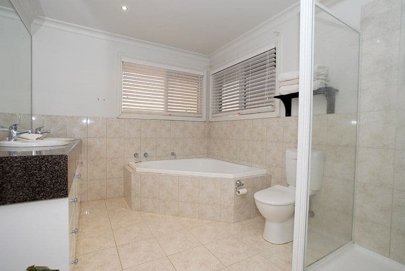 18B Tandragee Close, WANTIRNA SOUTH VIC 3152, Wantirna South - Thumbnail 6