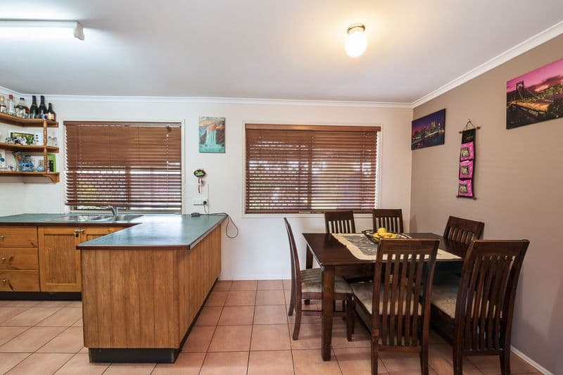 8 Delfino Court, DECEPTION BAY QLD 4508, Deception Bay - Thumbnail 3
