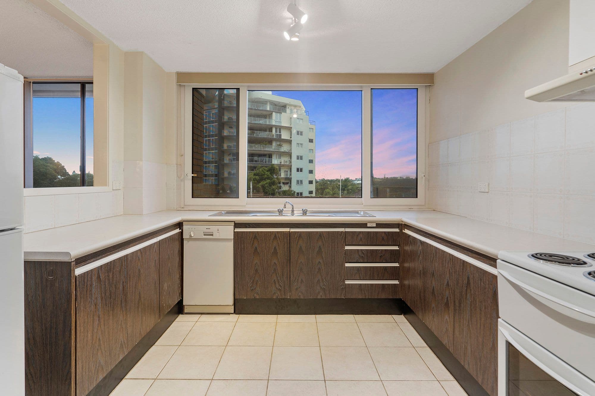51 Marine Parade, Redcliffe QLD 4020, Redcliffe - Thumbnail 3
