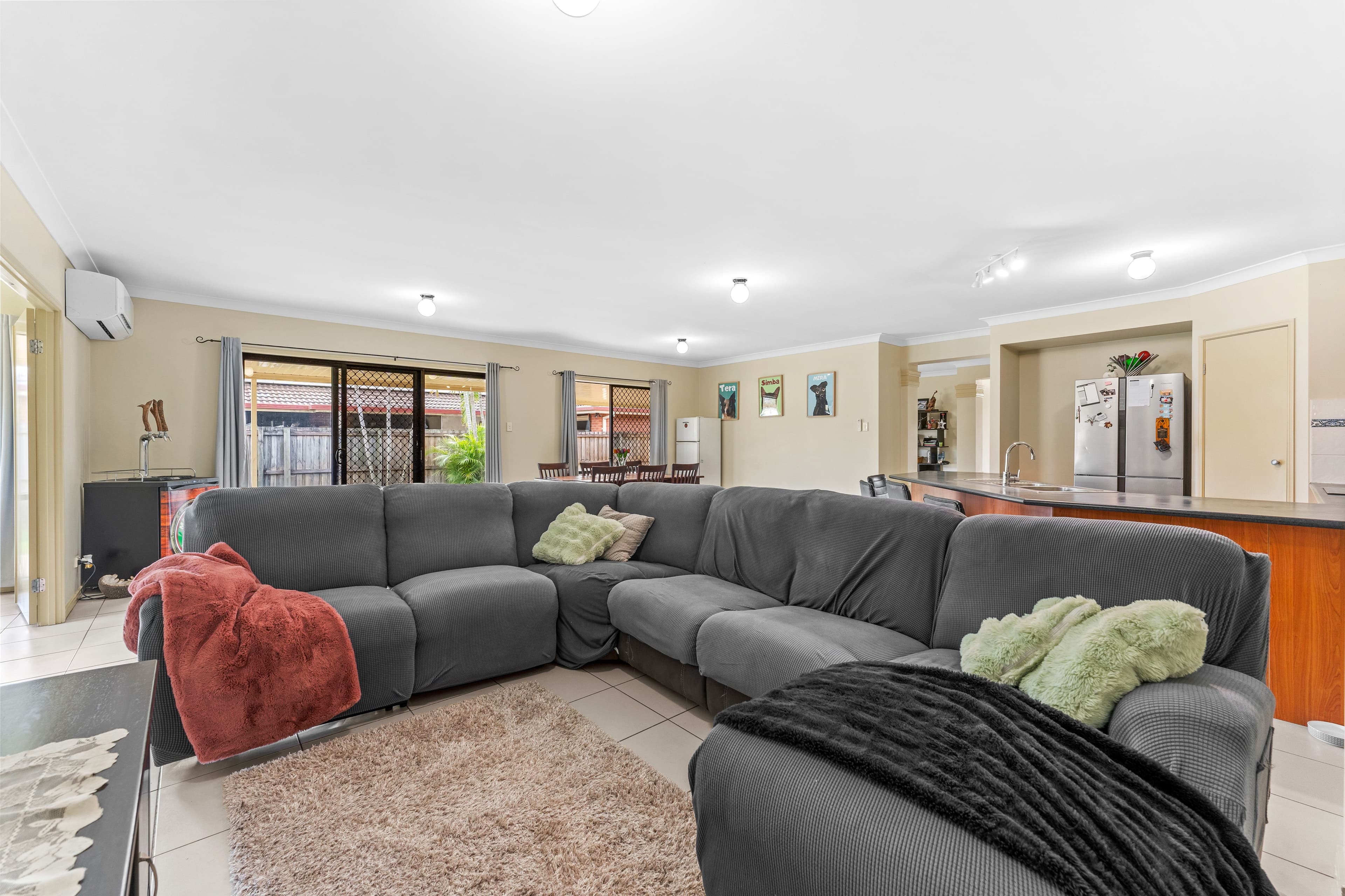 9 Cornell Close, Regents Park QLD 4118, Regents Park - Thumbnail 2