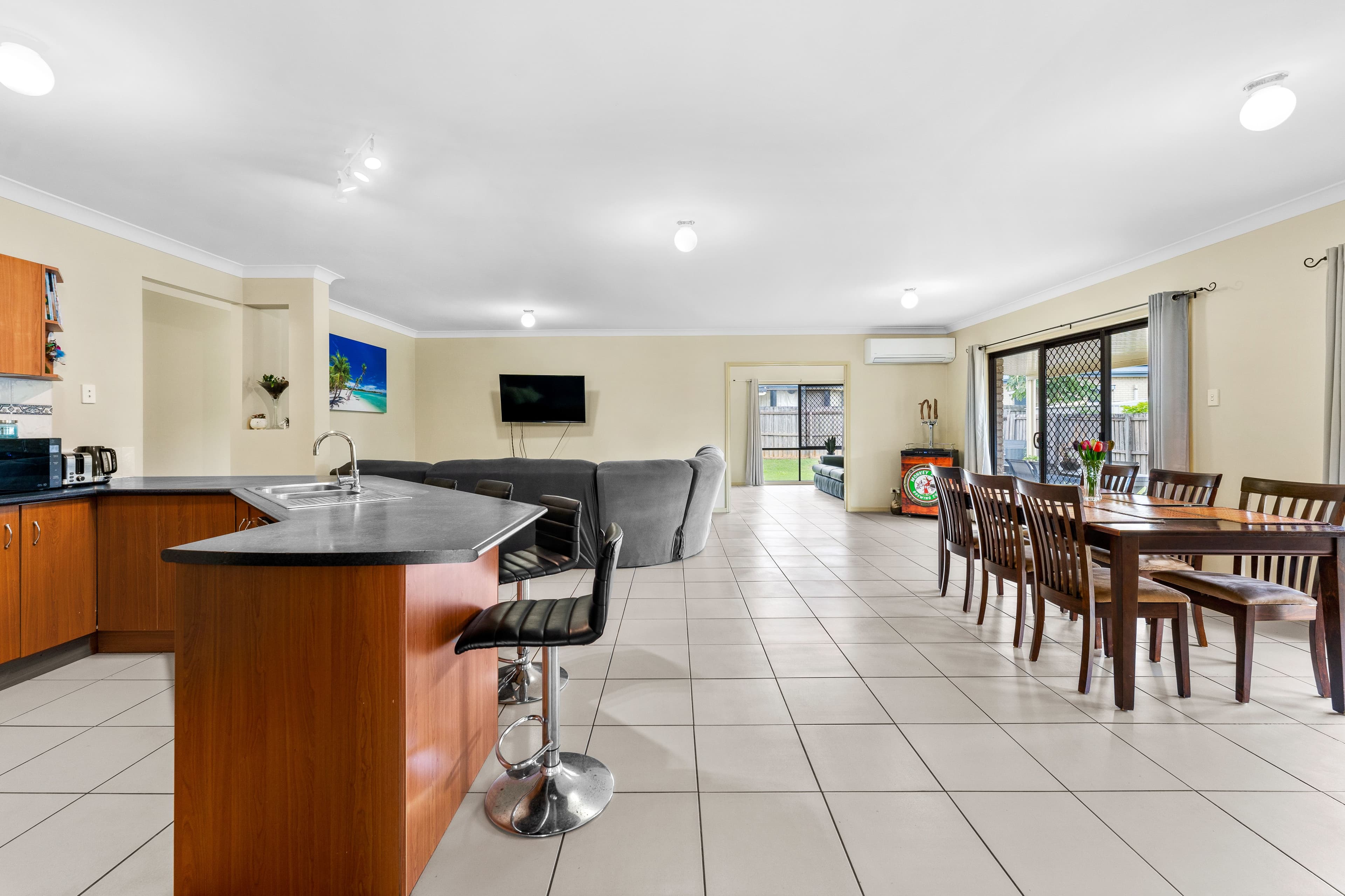 9 Cornell Close, Regents Park QLD 4118, Regents Park - Thumbnail 5